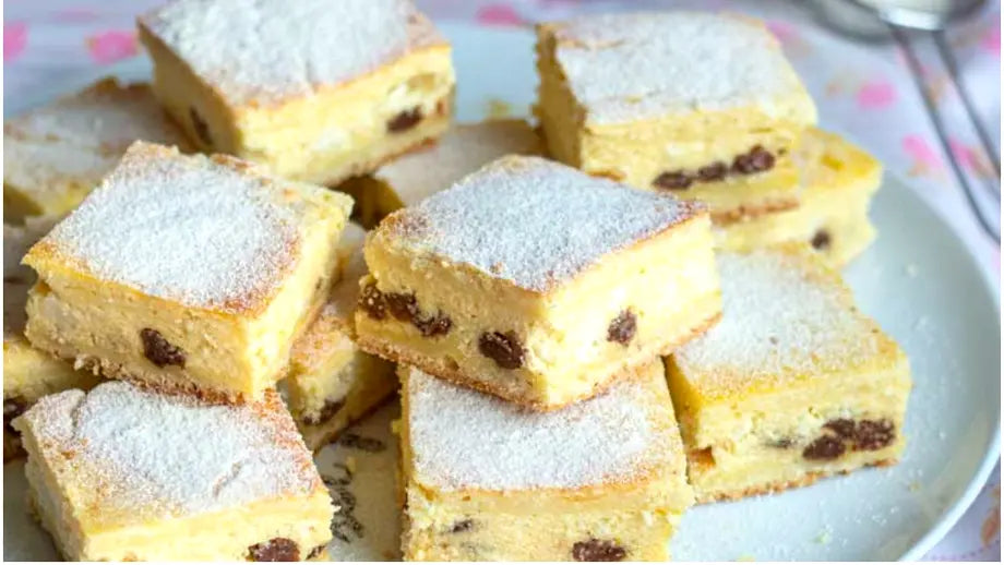 PLACINTA CU BRANZA SI STAFIDE 2300gr